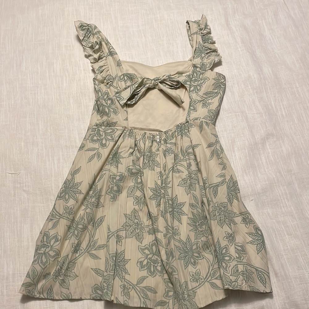 NWT Francesca’s Backless Floral Dress - Picture 3 of 3